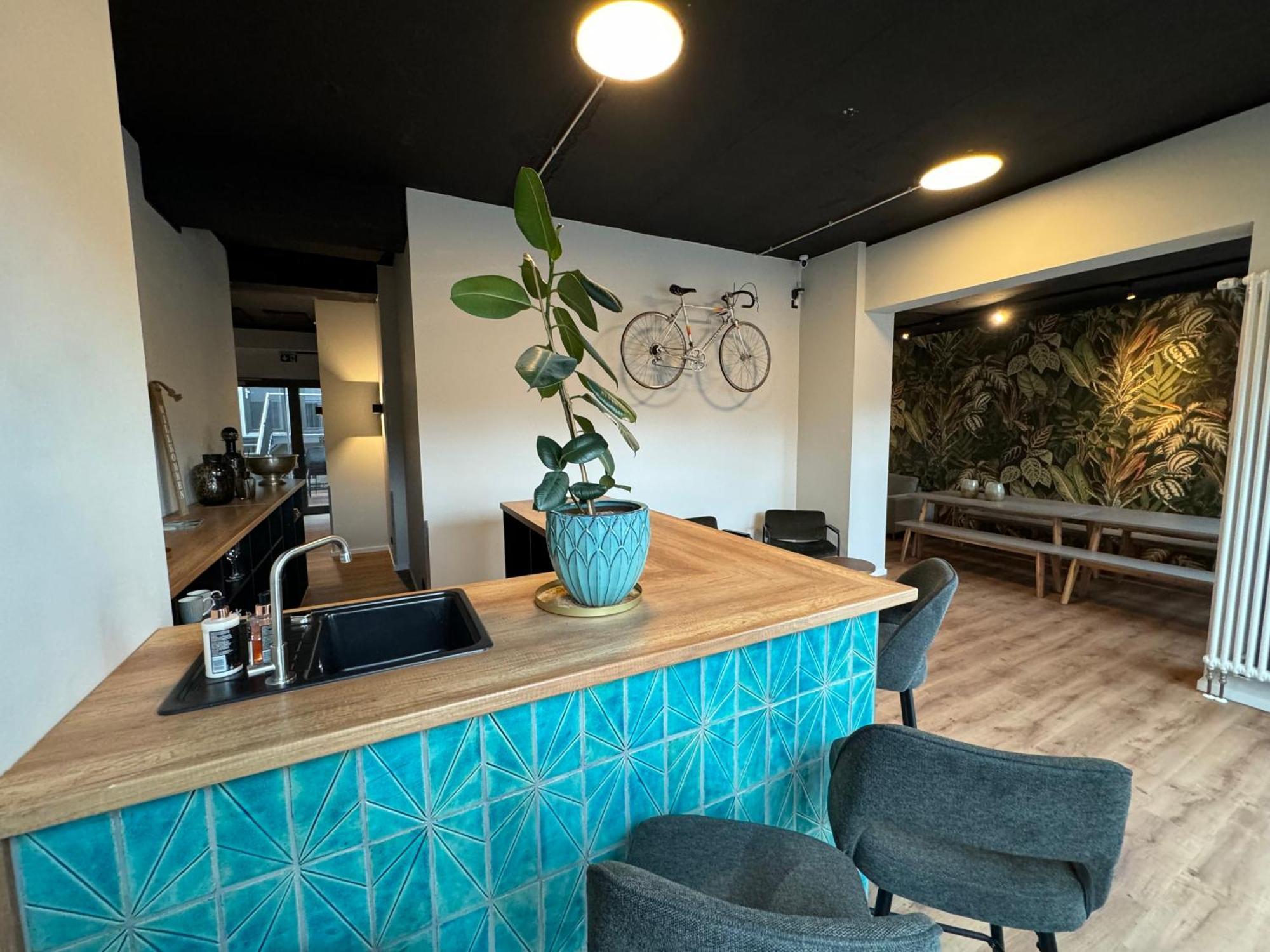 City-studio Im Innenhof Mit Boxspring-bett Und Community-raum Apartment *